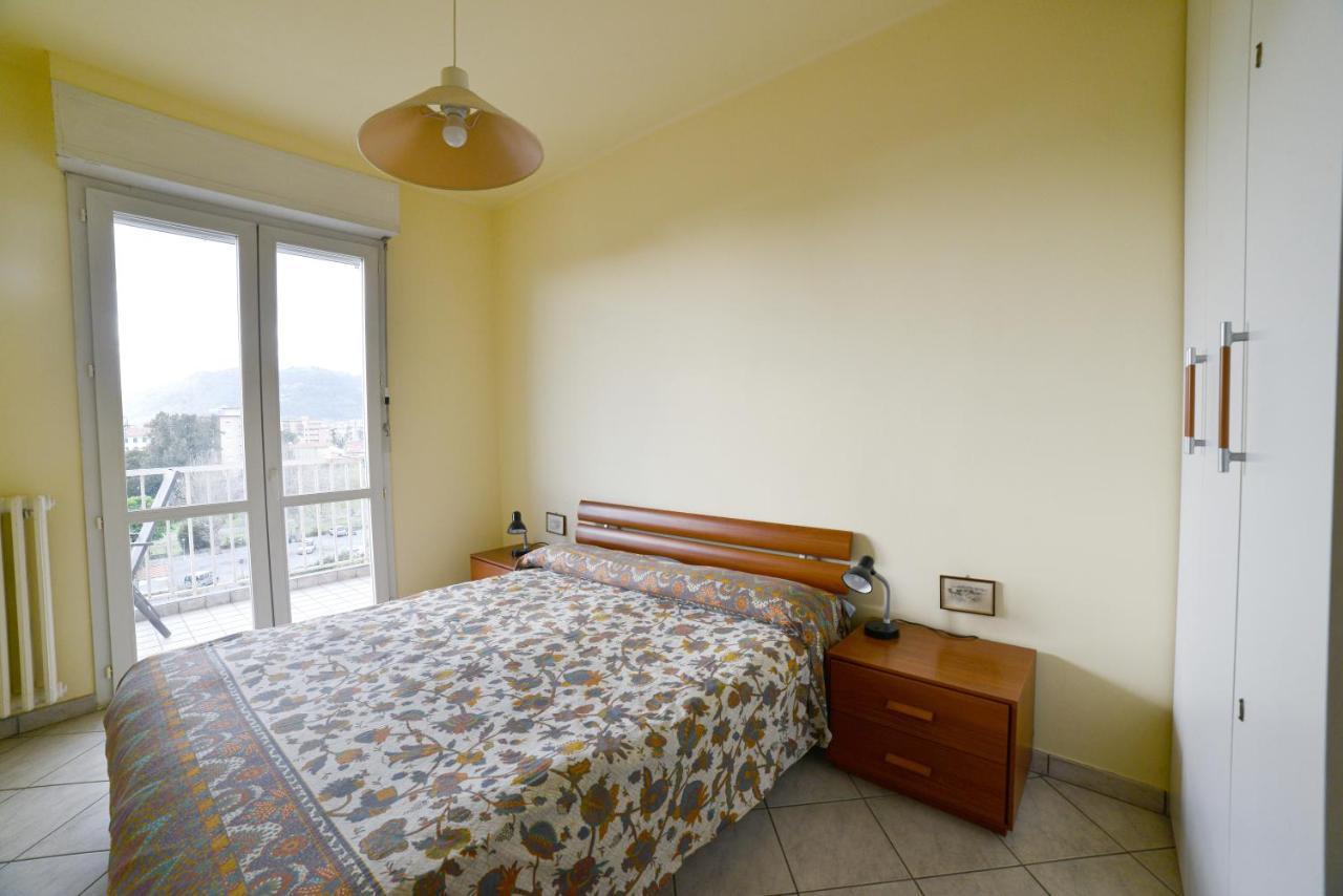 Residence Laura Бордігера Екстер'єр фото
