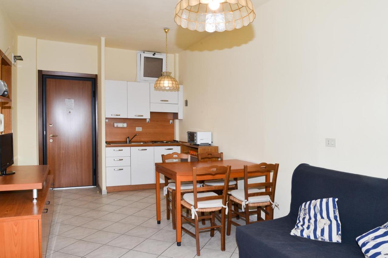 Residence Laura Бордігера Екстер'єр фото